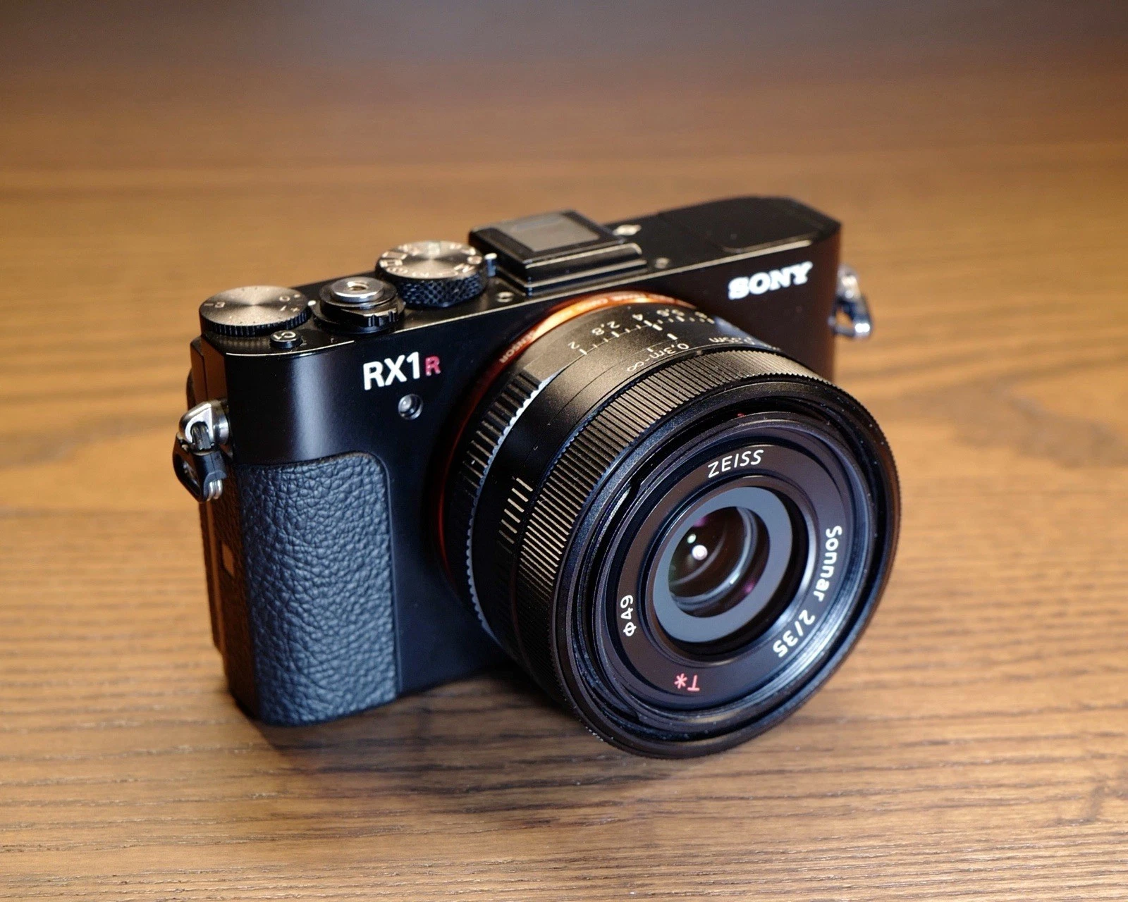 Sony Cyber-shot DSC-RX1RM2 Digital Camera 42.4MP (RX1R II, RX1R2) - Mint
